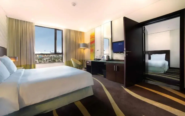 Yas Plaza Mangroves by IHG