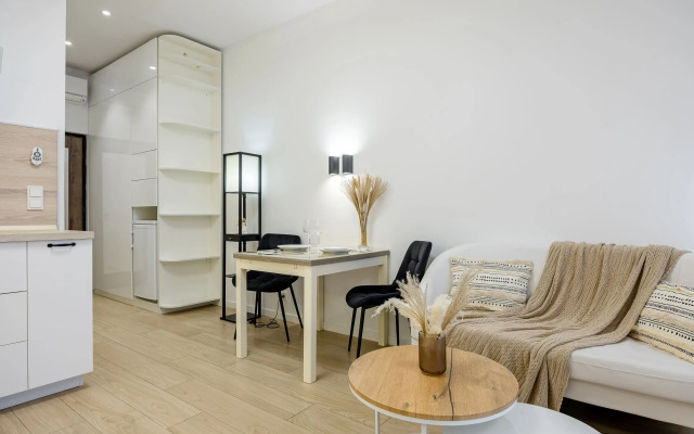 Alis v ZhK Hedlajner 493 Apartments