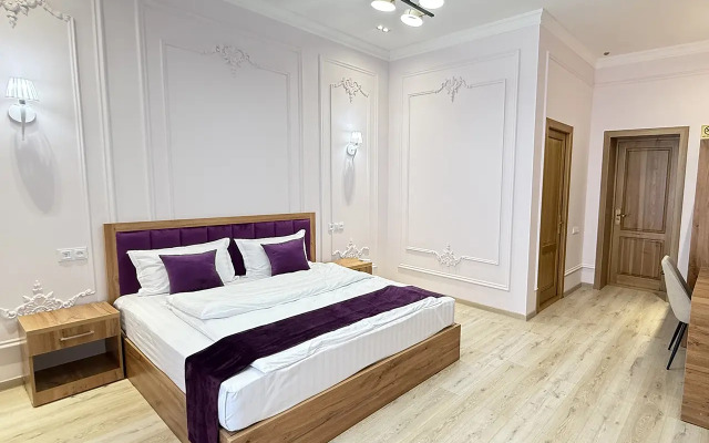 Mumtoz East Hotel