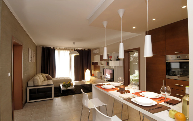 Casa Real Apartments