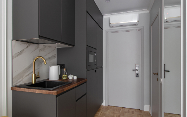 Level _marata Apartments