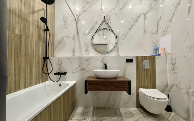 Большая двухкомнатная квартира сети "PanApartments" рядом с благоустроенной набережной