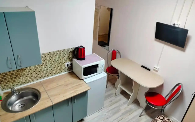 Studiya u Allei Geroyev Apartments