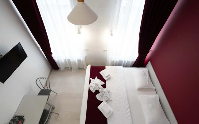 Hotel, IQHotel