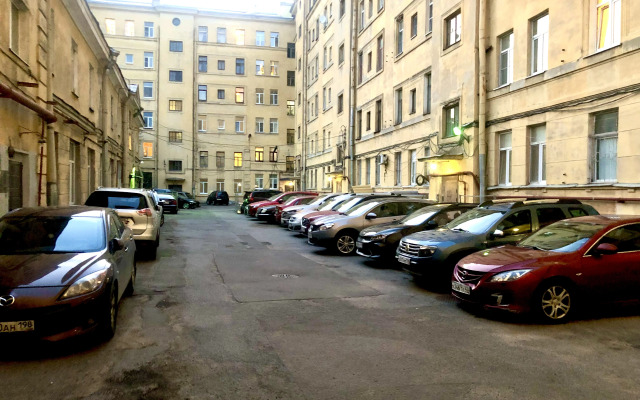 Квартира в Историческом Центре Санкт-Петербурга. Дом Театрального Работника