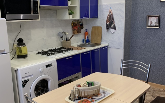 Квартира с Балконом на Строителей 28