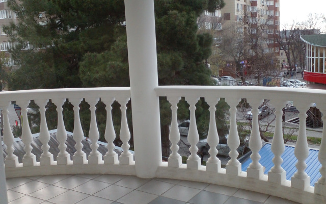 Yuzhny Ray Guest House