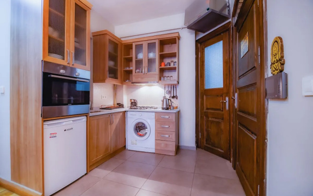 3 Bedroom with Local Charm in Galata Apartments
