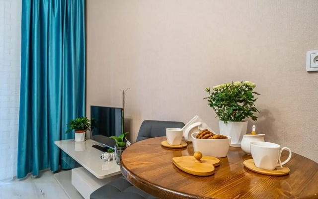 Studiya U M. Pionerskaya Flat
