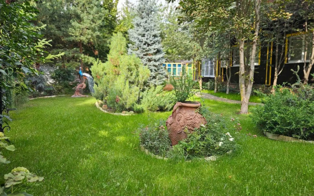 Uyutny "Zhivitsa" Private House