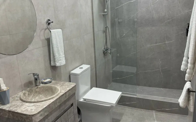 Luxe Plaza Hotel
