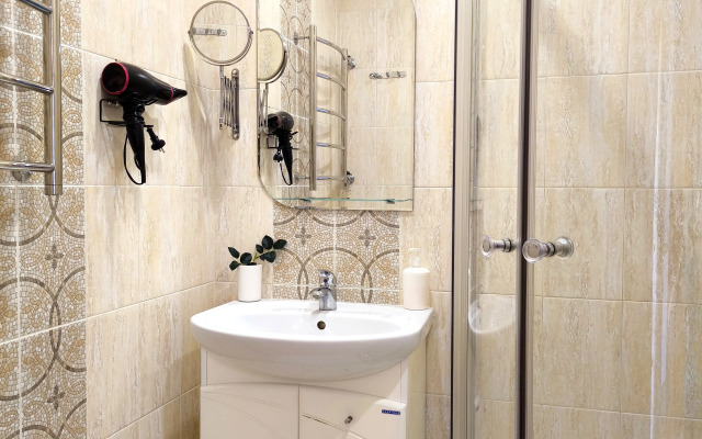 Квартира Просторная Двухкомнатная Рядом с Бизнес центром Plaza