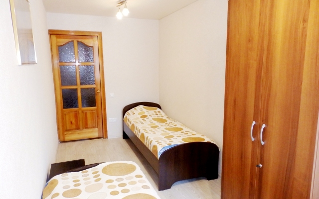 Apart Inn Spartaka 18 / 3-Komnatnye / 3 Etazh Apartments