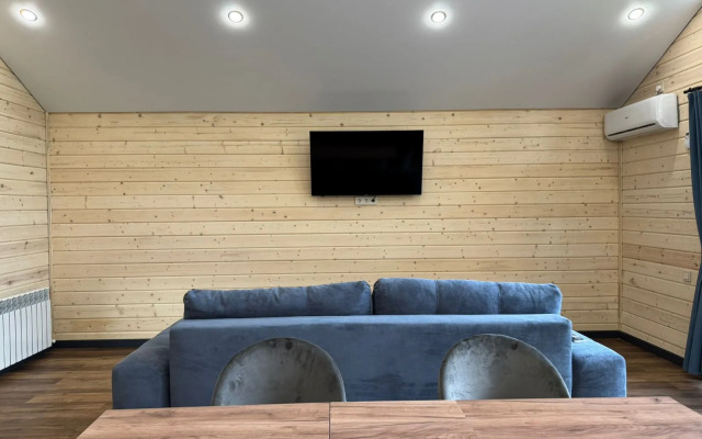 Barnkhaus Na_holme Rentplaza s Baney i Basseynom Private House