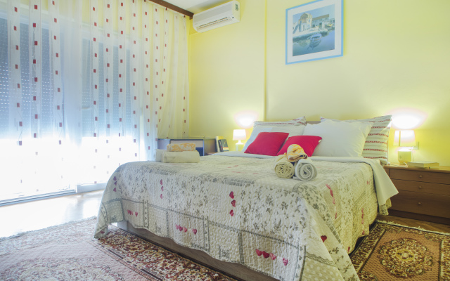 Karmelic Apartments
