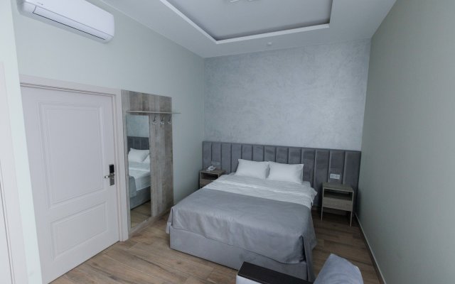 Hotel VS Hotel Hotel