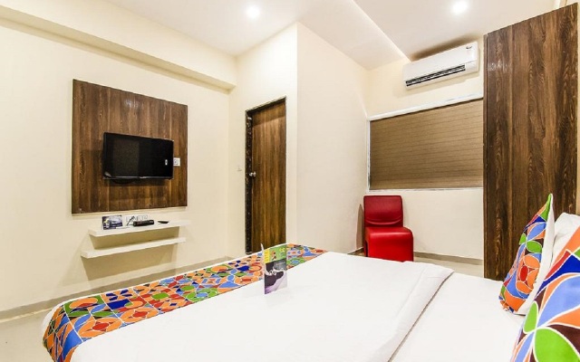 Pratiksha Hotel