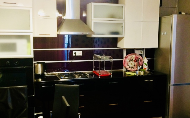 Uyutnyie Posutochno V Tsentre Erevana Apartments