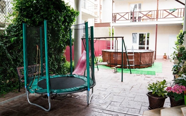 Daryya+ Guest house