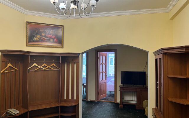 Lalaner Hotel