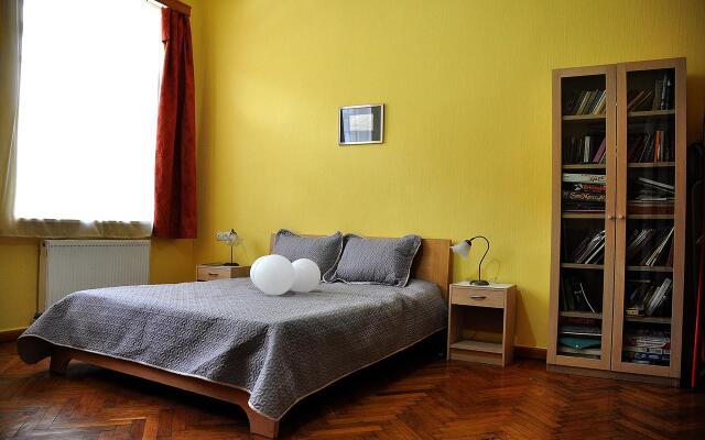 Cozy in the Heart of Tbilisi Apartments