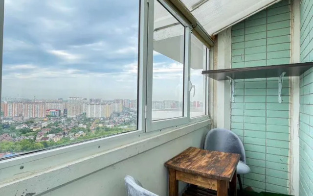 S Khoposhim Pemontom C Tpemya Izolirovannymi Komnatami Flat