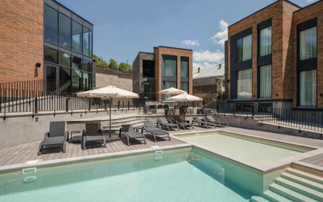 Aurora Luxe