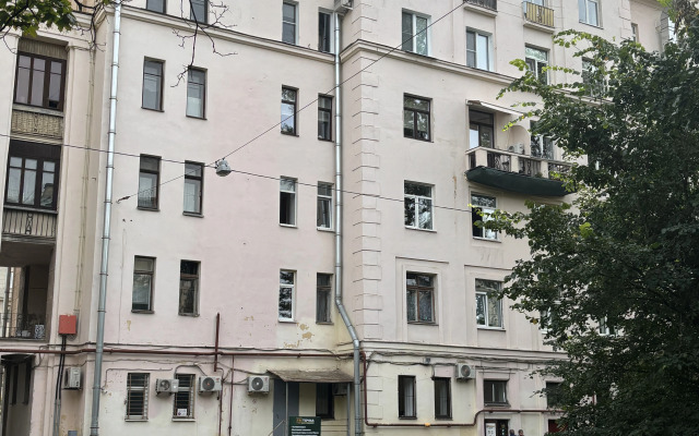 S Saunoy I Balkonom Flat