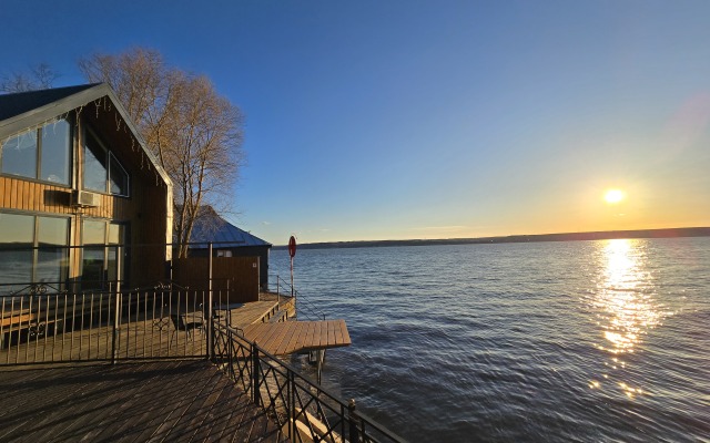 Na Ulitse Poluostrov Malenkiy Private house
