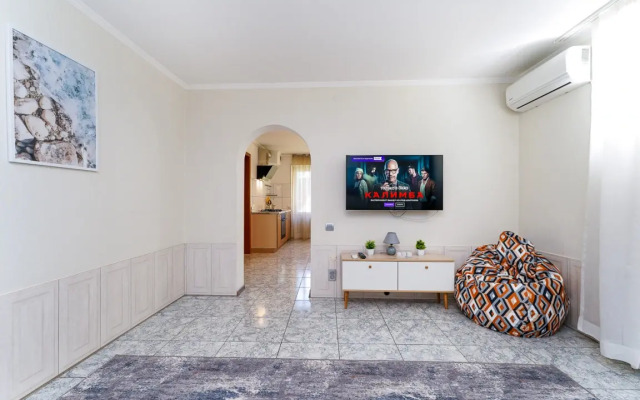 3 Gosti-24 Na Krymskoy Apartment