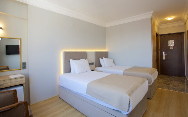 Grand Ant Hotel