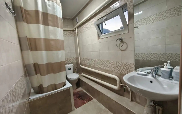 Ryadom S Termalnymi Istochnikami Private House