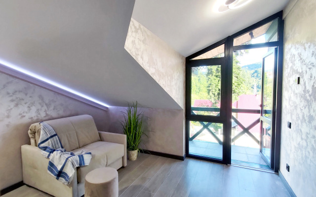 Апартаменты Greenberg на Защитников Кавказа 114