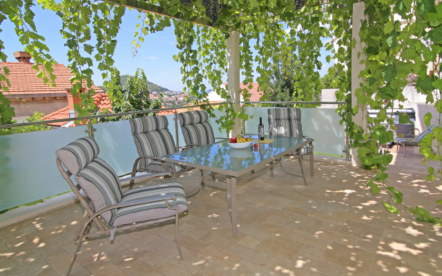Abelia Apartments