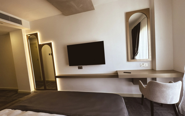 Dorana Art Hotel