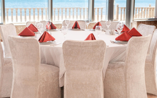 Hotel Ramada By Wyndham Baku