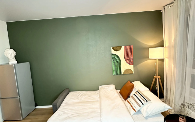 Dizaynerskaya na 33 Etazhe Flat