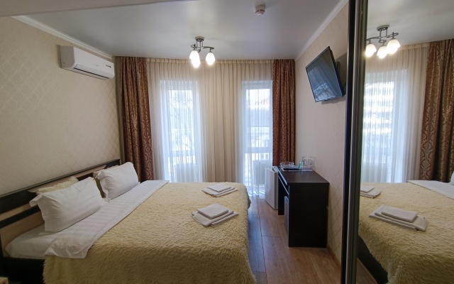 Teploe More Hotel