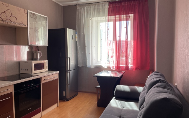 Na Altayskoy 3/1 Apartments