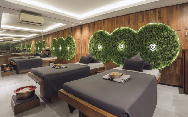 Курортный отель Sini Vie Resort & Spa Seminyak by Ini Vie Hospitality