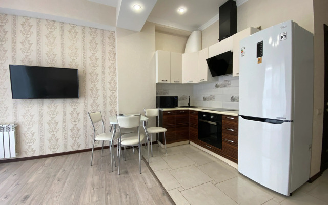 Zhk "poseydon" 833. Mamayka. Odnokomnatnaya S Balkonom (TrustControl) Flat