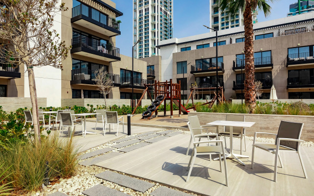 Oakley Square 1Br with Maid's Room Apartment
