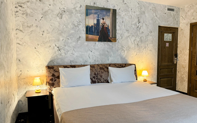 Premiere Hotel