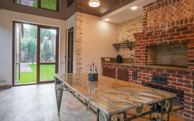 Вилла Загородный дом у озера в Подмосковье