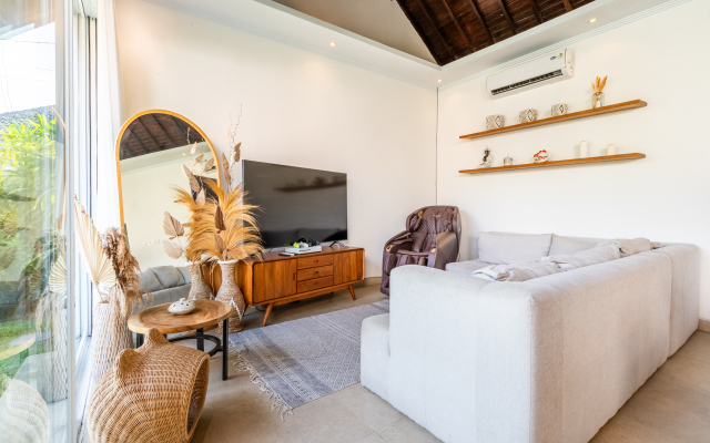 Jungle Amaranth Canggu – Exclusive 3BR Retreat with Pool, Modern Amenities and Top Location Villa