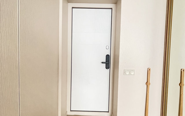 Vyshe Vsekh Flat