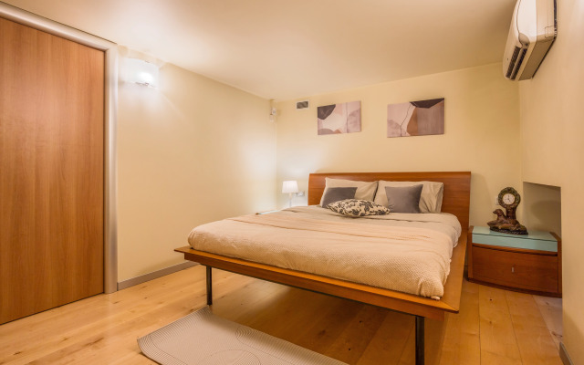 Апартаменты С видом на набережную Фонтанки