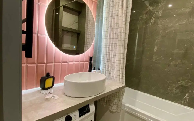 Апартаменты Новая Уютная Судия с Шикарным Видом из Окна