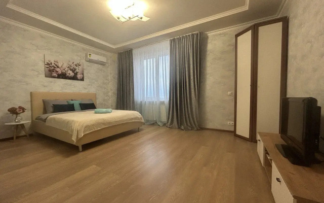 Trekhkomnatnaya S Pryamym Vidom Na More Flat