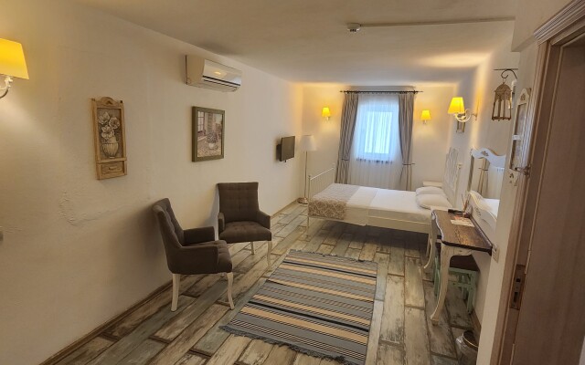 Tarcin Alacati Otel - Adults Only